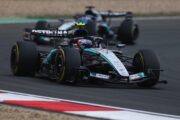 Mercedes, la FIA chiude il caso: la W17 non è irregolare