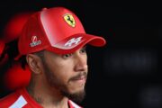 F1 2026, il paradosso di Hamilton: esalta il nuovo regolamento ma l’ibrido arranca