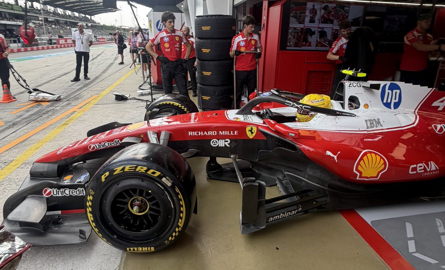 F1 GP Bahrain Ferrari Hamilton