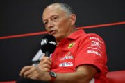 Ferrari, Vasseur ha in mano l’arma per zittire i media: vincere o lottare per farlo